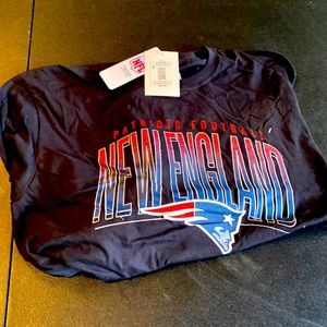 NFL NEW ENGLAND PATRIOTS FOOTBALL LONG SLEEVE SHIRT, XLARGE